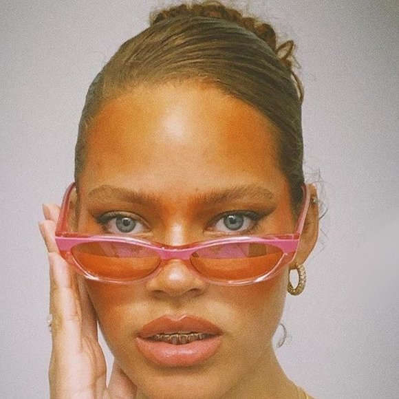 EUC Adam Selman x Le Specs The Crush pink mirror splice lens sunglasses - Picture 3 of 12